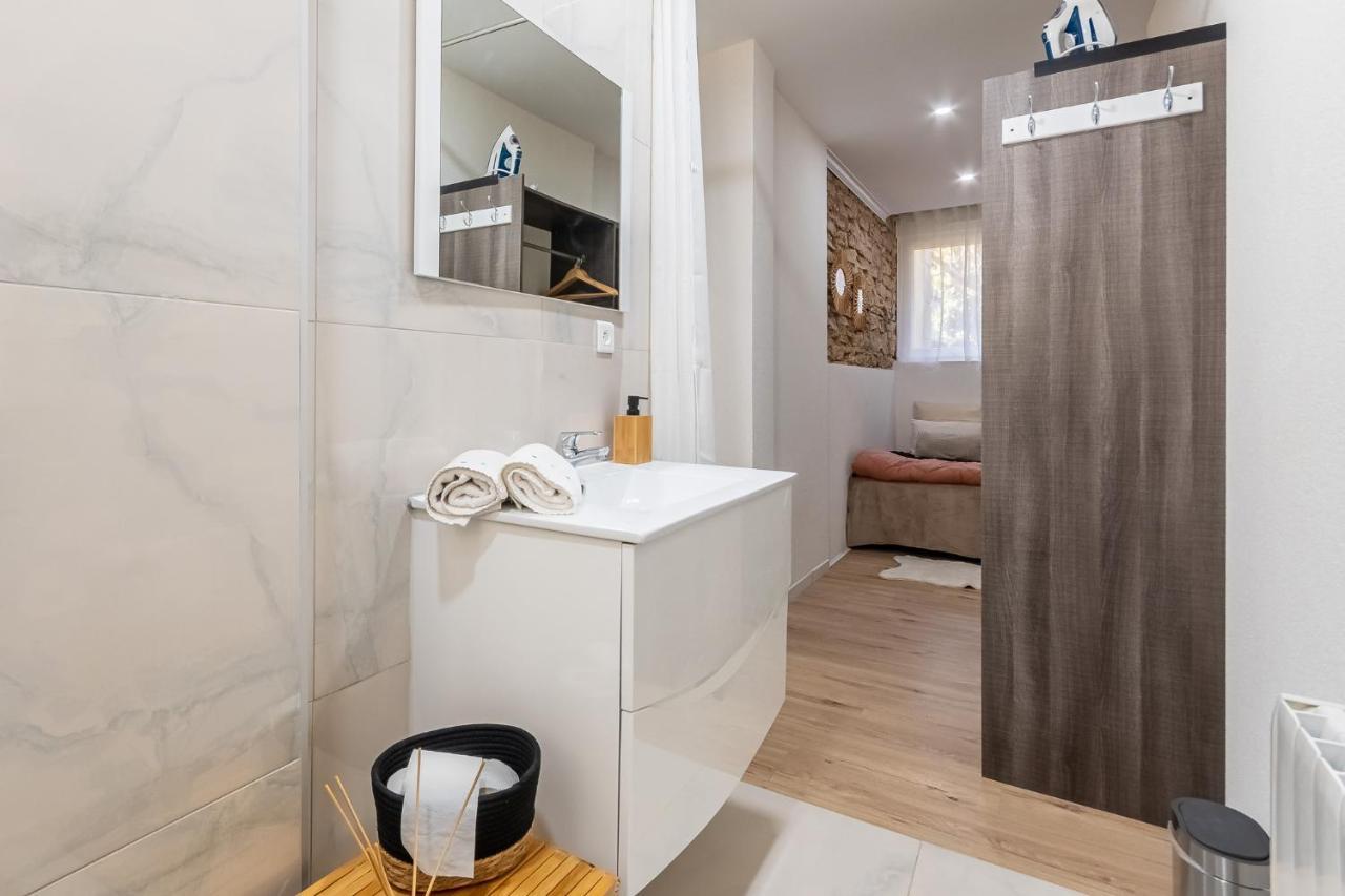 Les Huisselets 4 Apartment Montbéliard Екстериор снимка