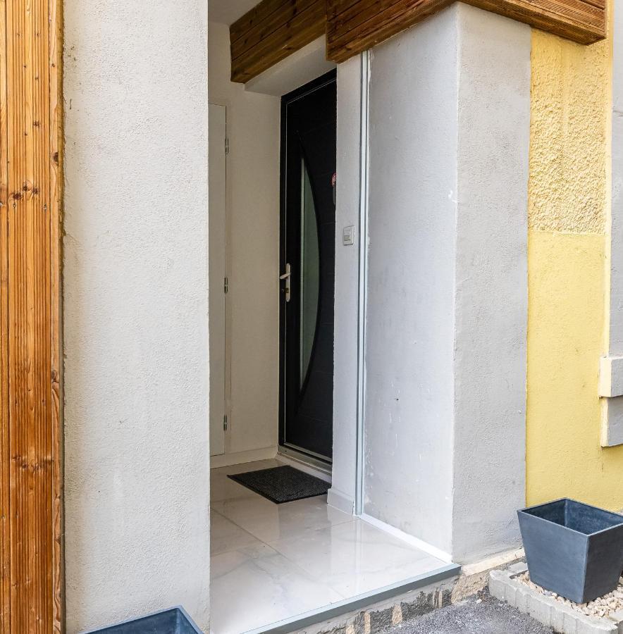 Les Huisselets 4 Apartment Montbéliard Екстериор снимка